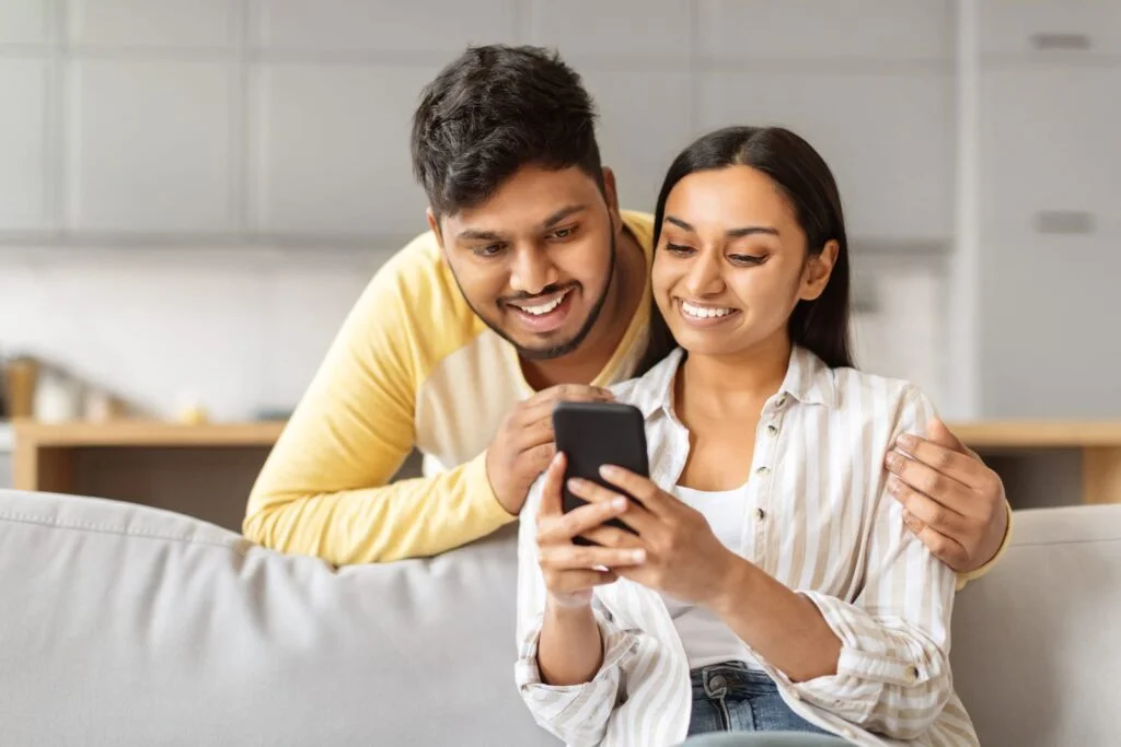 casal smartphone